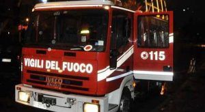 1738825_vigili_del_fuoco_di_notte_2