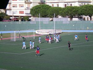 la-punizione-di-gamboni-che-esce-di-un-soffio