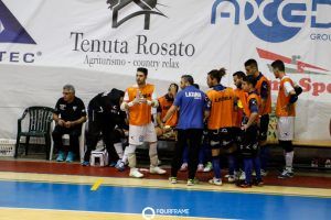 piero-basile-con-la-squadra