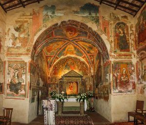 altare_e_affresco_del_santuario_dell_icona_passatora
