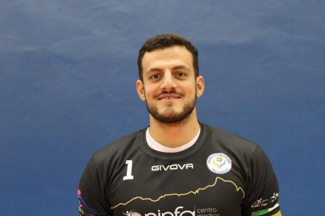 il centrale Matteo Tari