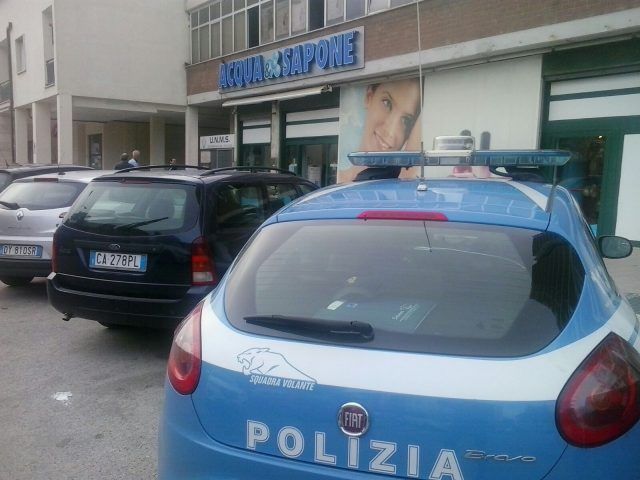 Polizia Rapina Acqua&Sapone