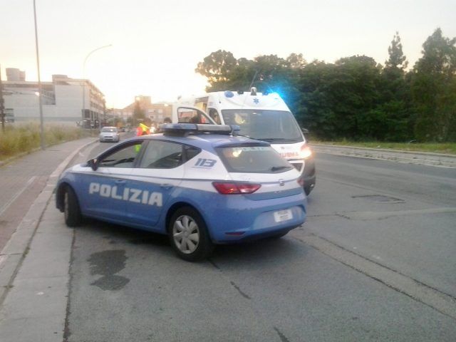 ambulanza polizia rapina viale Le Corbusier