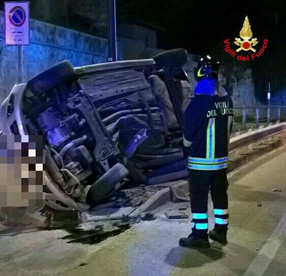 auto ribaltata