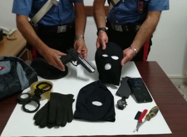 Carabinieri pistola