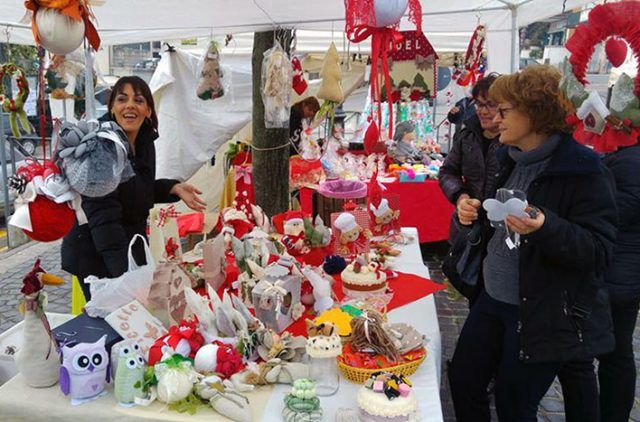 Aspettando il Natale 2016 - piazza delle croce8
