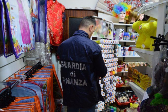 Guardia di Finanza, sequestro prodotti