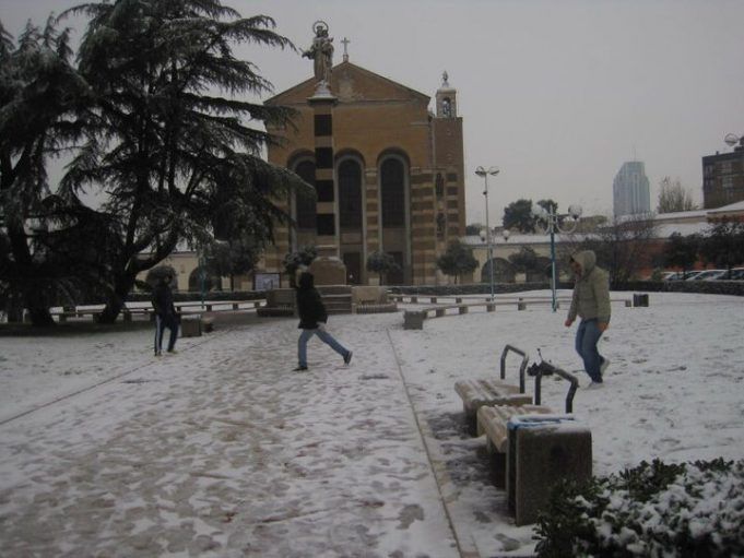 Neve a Latina