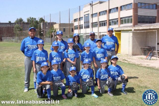 latina-baseball