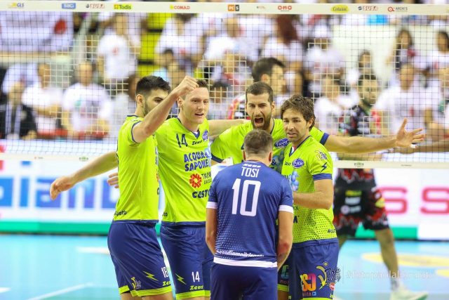 V_FB_20181014_003-topvolley