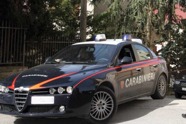 Carabinieri-gazzella-stazione-tuscania