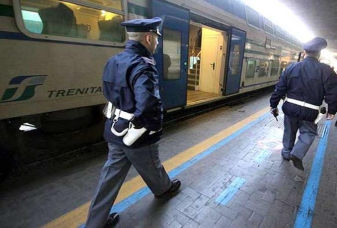 polizia-treno-stazione