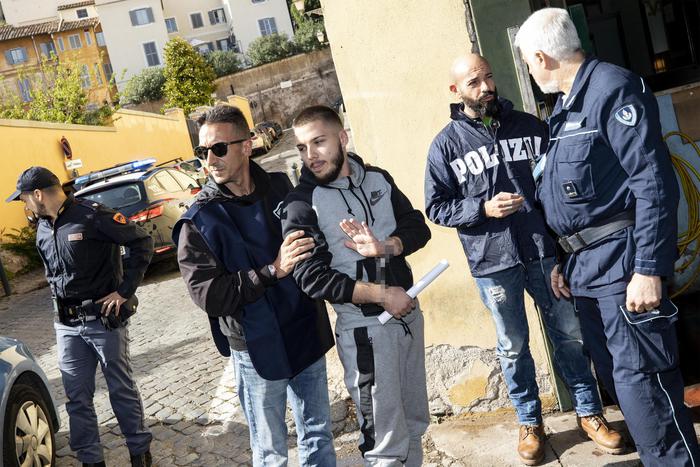 Ucciso in rapina: fermati portati in carcere