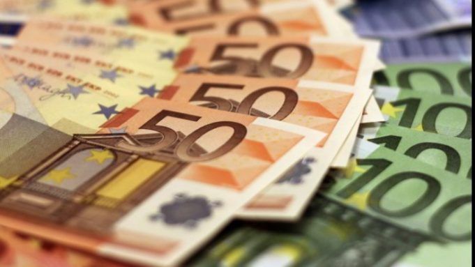 soldi, euro, liquidità, banche