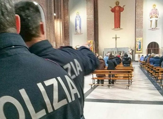 polizia-chiesa-1280x720-large