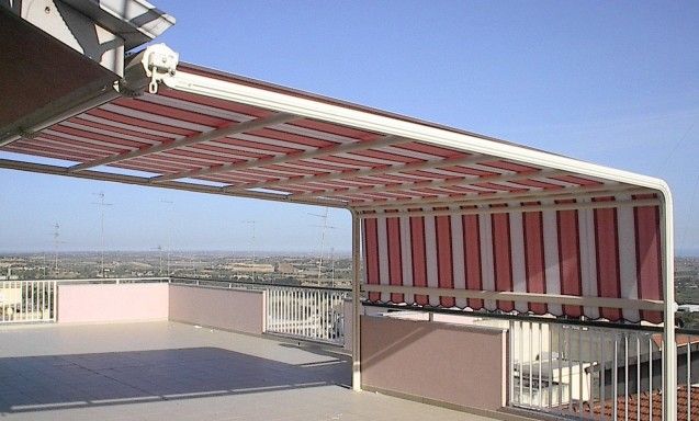 terrazza-tende-sole-guide-laterali-637x384