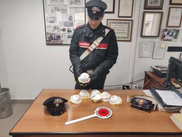 SAN-PIETRO-Le-mascherine-sequestrate-dai-Carabinieri-5-960x720
