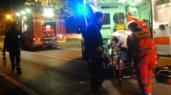 ambulanza-notte-118-soccorsi-sanitari-big-beta-27-2-5