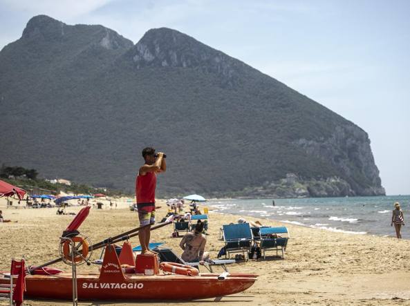 Sabaudia-vigilanza spiaggia libera