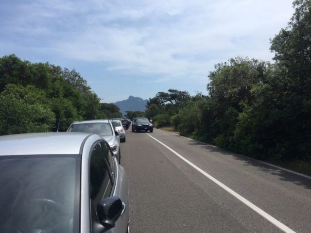 Sabaudia-lungomare con auto