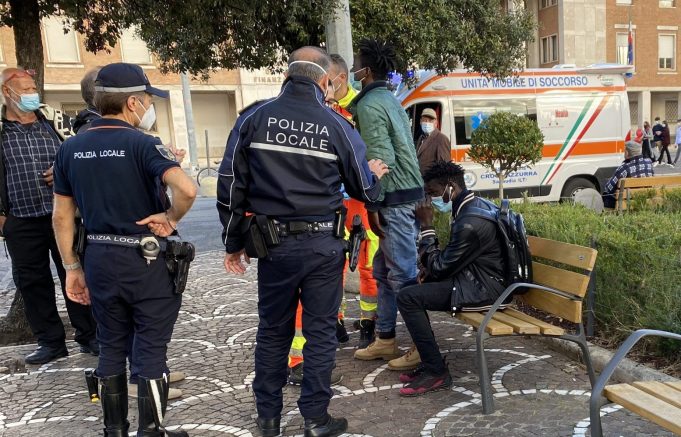 polizia municipale extracomunitari