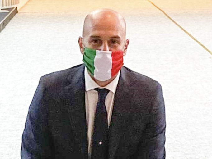 Procaccini inginocchiato