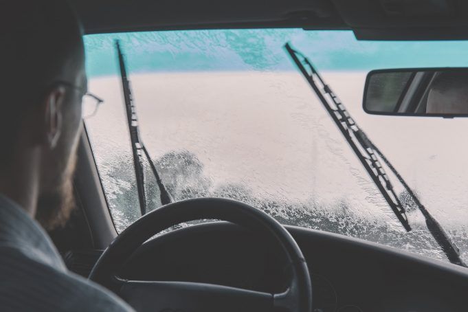 car-2607059_1920
