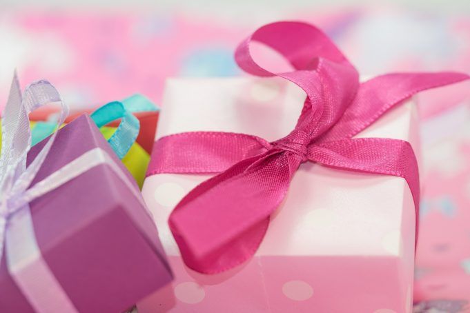 gift-553150_1920