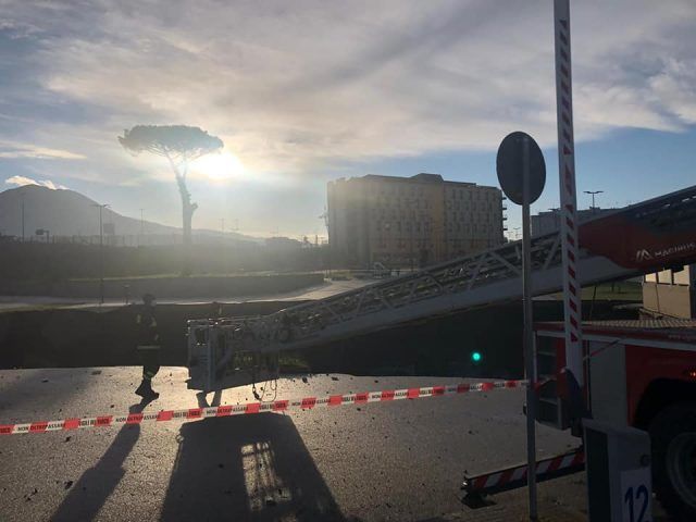 Napoli-voragine ospedale