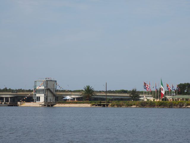 Sabaudia-lago e torre marina