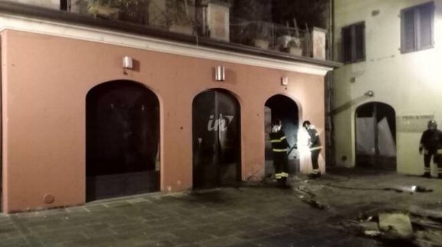 incendio-ex-cafe-fellini-piazzetta-san-carlo-13-gennaio-2020-lucca-299258.660x368