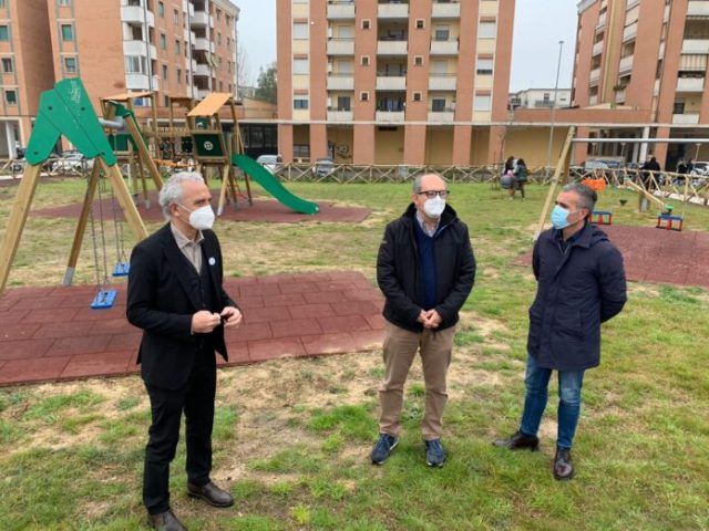 parco-giochi-piazza-Alpi-696x522