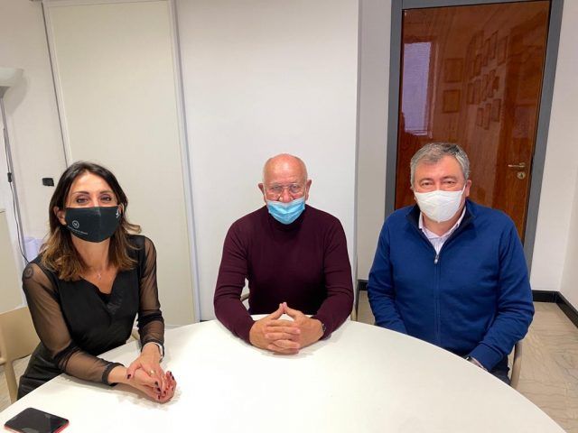 foto aeroporto annalisa muzio enrico martucci vincenzo d'onofrio