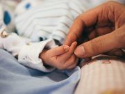 Dal dramma del tumore al seno, alla gioia della maternità: a Formia nasce una storia di fede e speranza