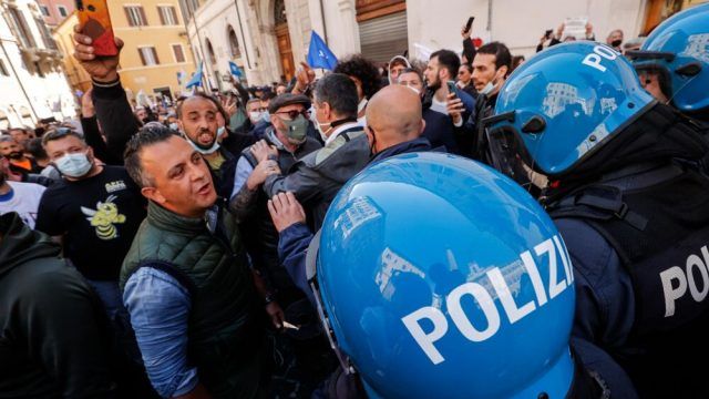 Protesta a piazza Montecitorio 6 aprile 2021-2