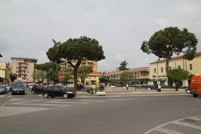 Piazza_Roma,_Aprilia_LT,_Lazio,_Italy_-_panoramio