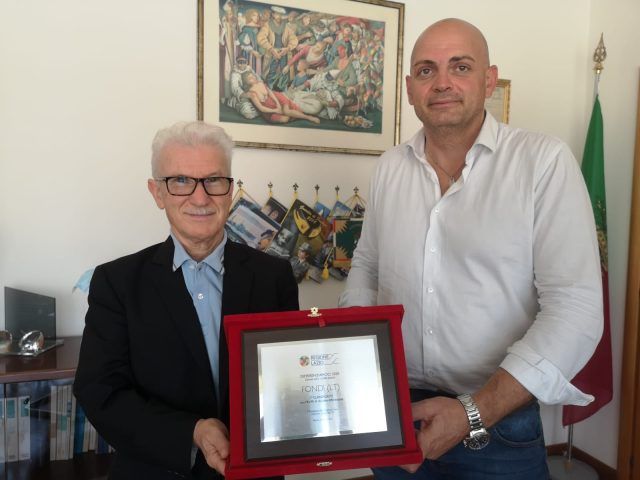 Fondi-targa Regione rifiuti