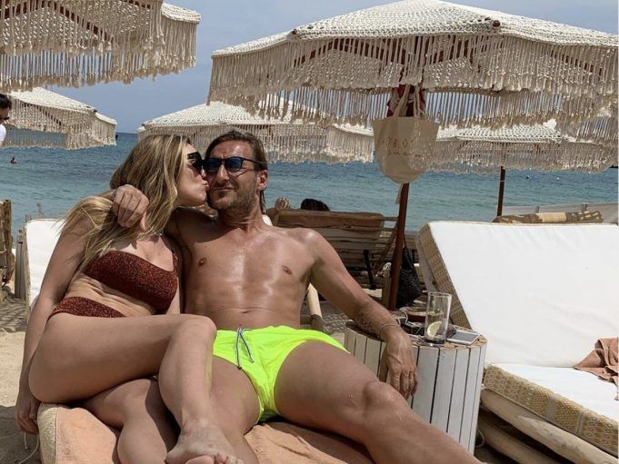 francesco-totti-al-mare-1200x900