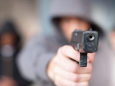 Aprilia Far West : Ancora spari contro una pizzeria, sette colpi di pistola. Indagini serrate dei carabinieri