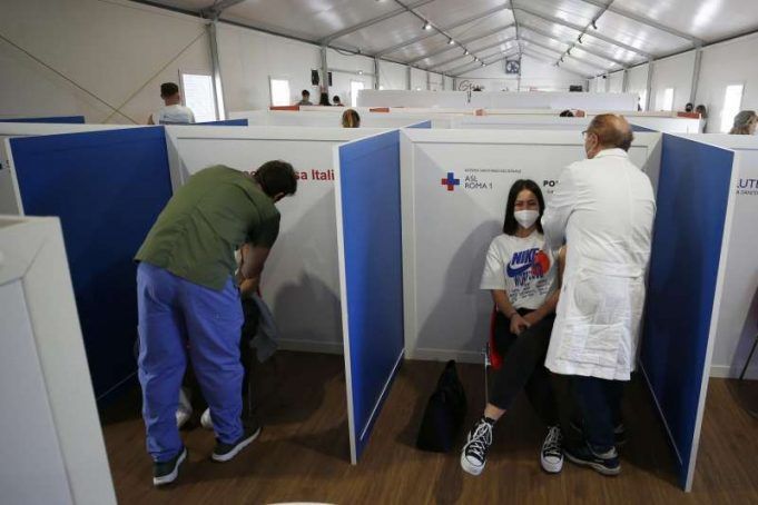 roma-vaccinazione-anti-covid-19-per-i-maturandi-1472788