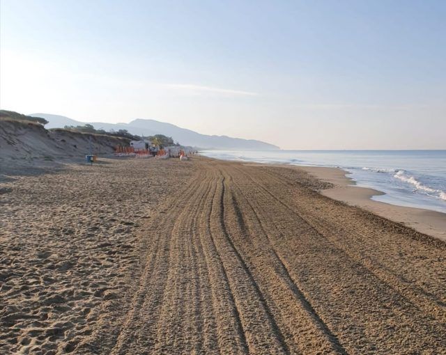 Fondi-spiagge sanificazione
