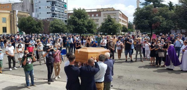 pennacchi-funerali-1536x746