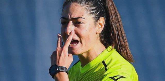 13865_Calcio-la-livornese-Maria-Sole-Ferrieri-Caputi-arbitro-in-serie-B-900x444