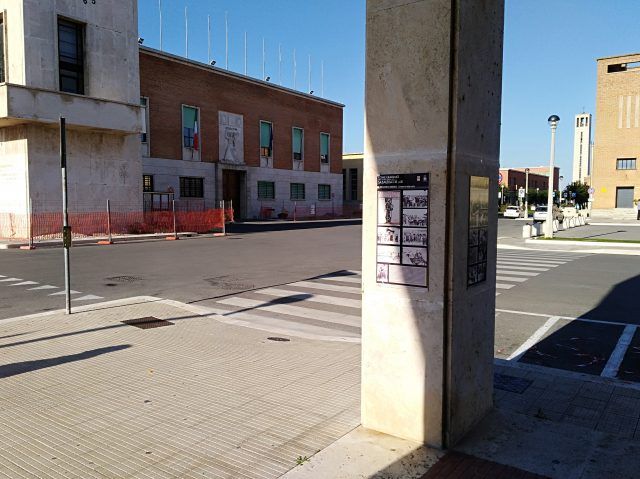 Sabaudia-mostra sotto portici