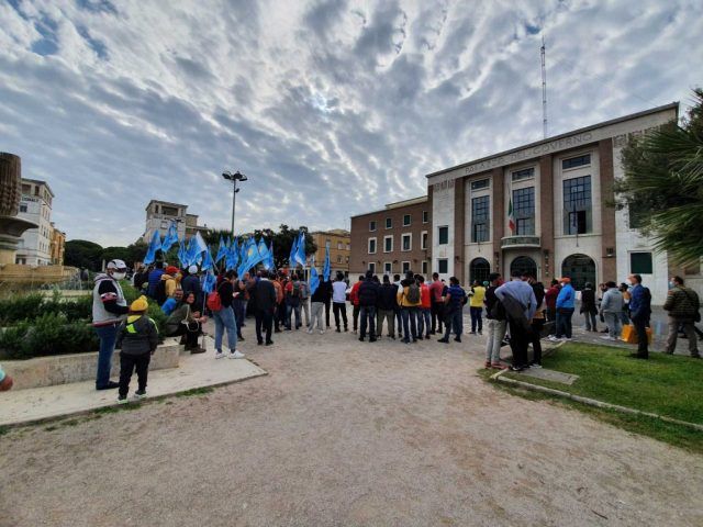 protesta-in-piazza-dela-liberta-1536x1152