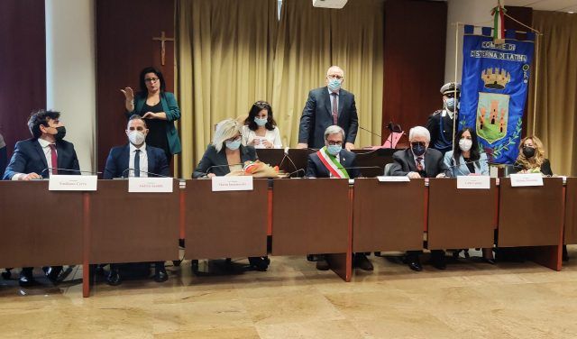 Cisterna-insefdiamento Consiglio Comunale