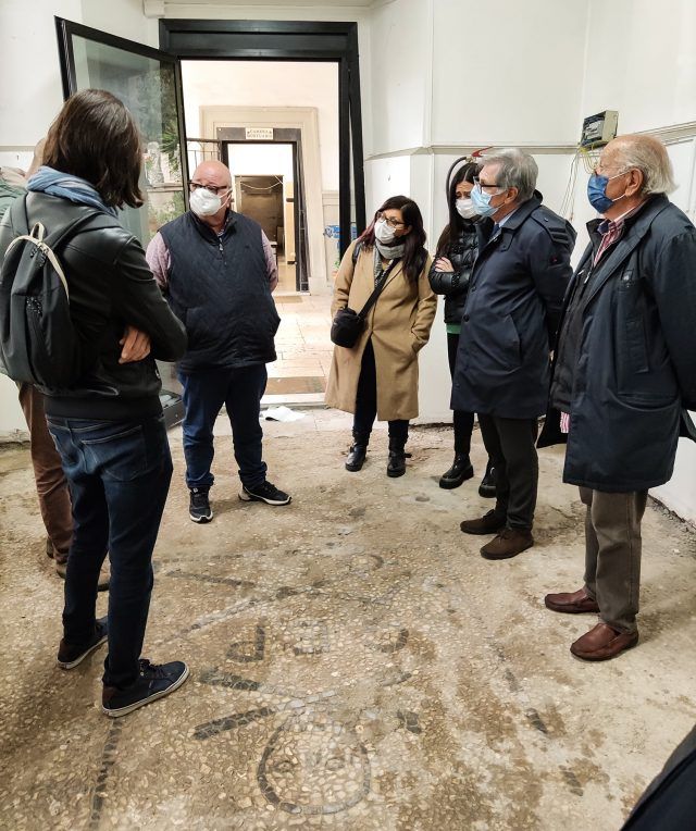 Cisterna-pavimento cimitero