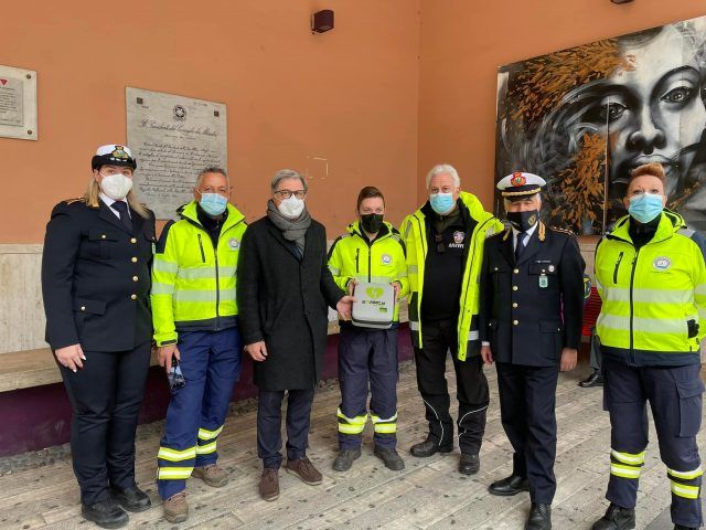 Cisterna-defibrillatore Comune