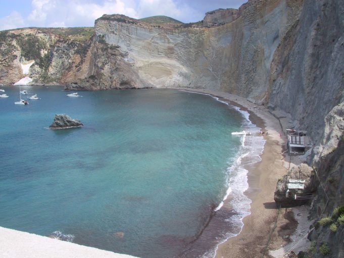 Ponza_chiaia_di_luna