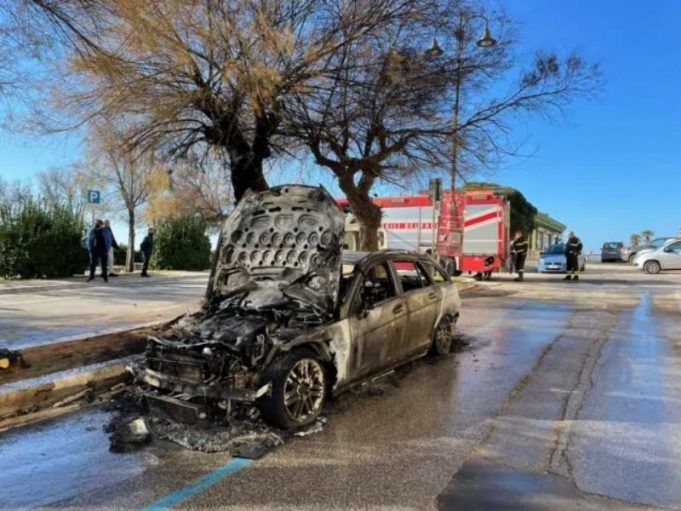 auto-fiamme-riviera-mallozzi